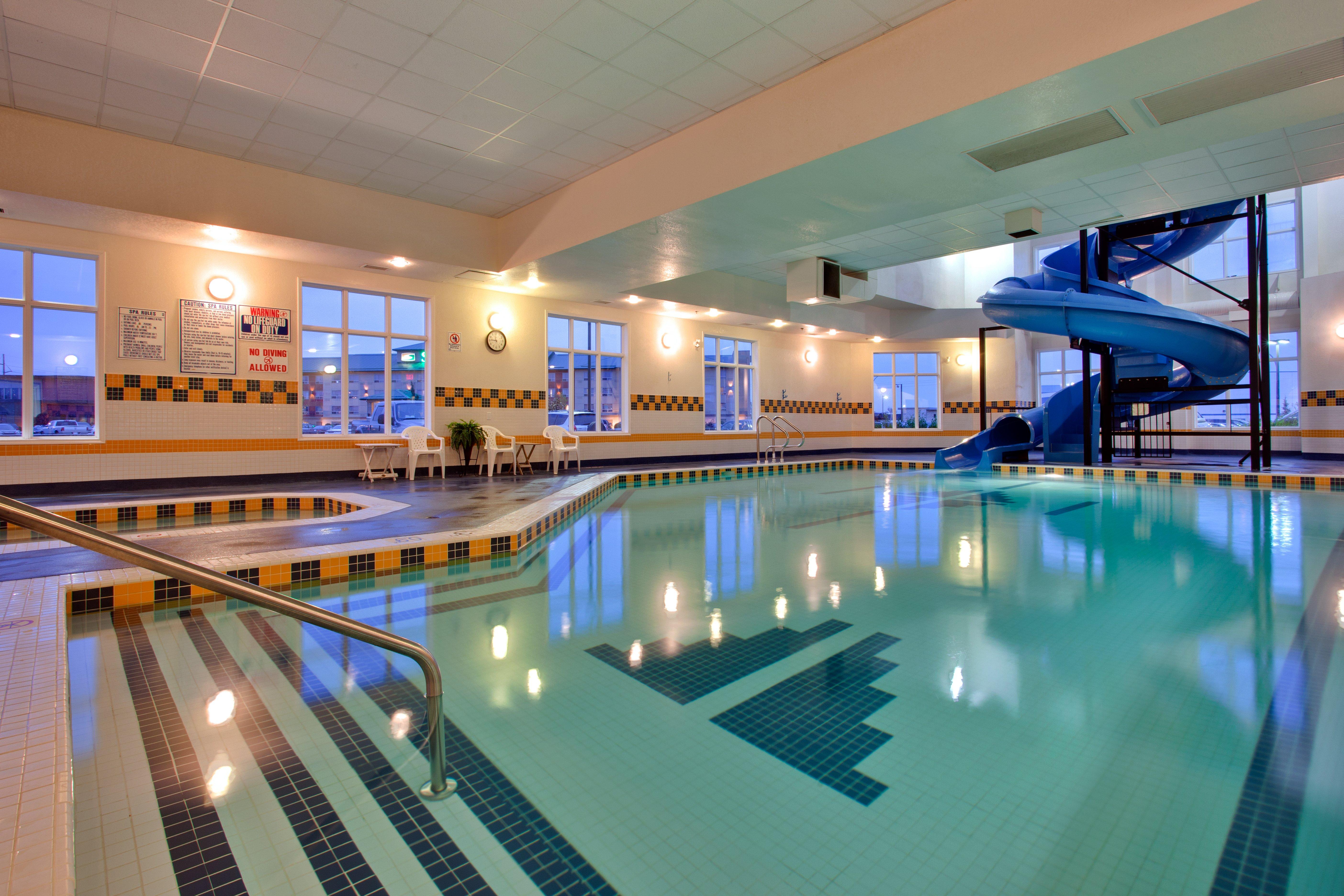 Holiday Inn Express Airport Calgary By Ihg Zewnętrze zdjęcie